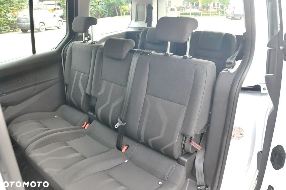 Ford Tourneo Connect Grand - 38