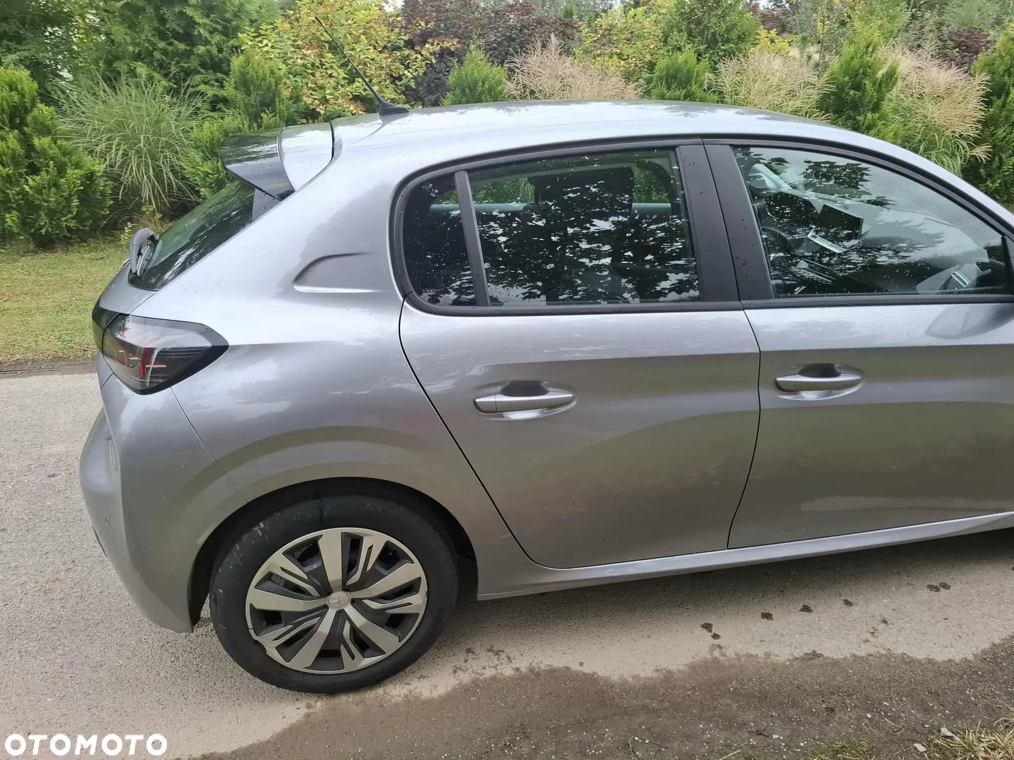 Peugeot 208 PureTech 75 Allure - 12