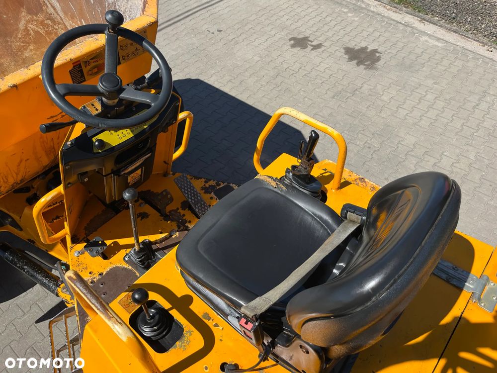 Thwaites Mach 2062 - 17
