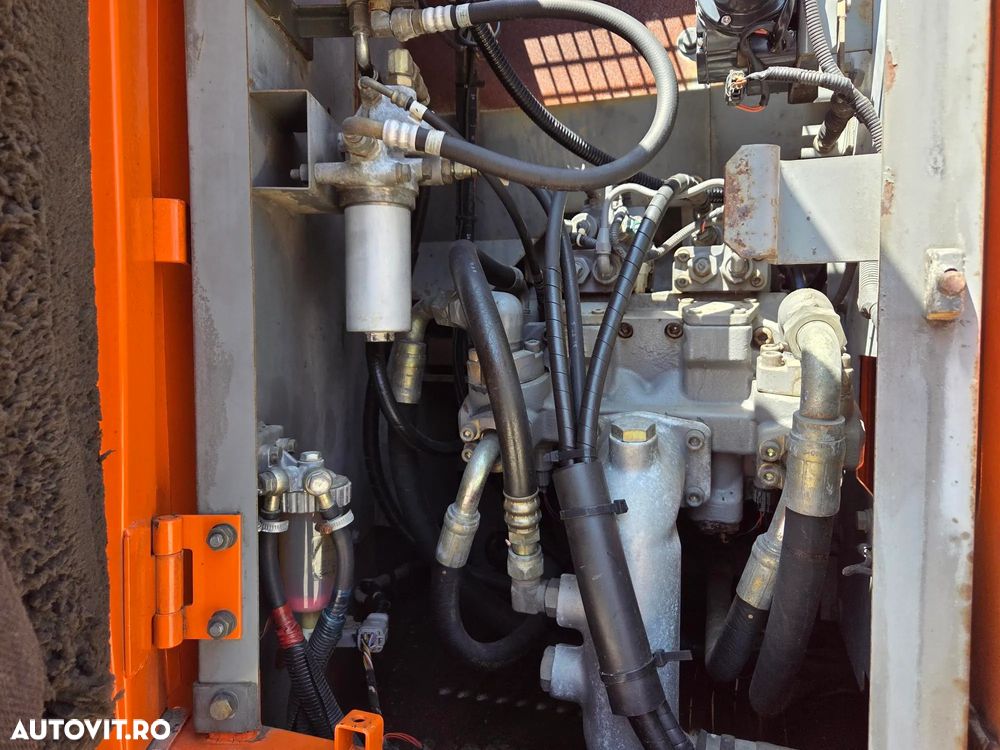 Hitachi ZX225, 23tone, cupa 1,3mc, 2006, 9.558h, Inst hidr picon pe brate, inst hidr rotire pe brate, pregatire GPS trimble, senile late, motor Isuzu 6 cilindri 143CP, FOARTE BINE INTRETINUT-41900 EUR+Tva - 15