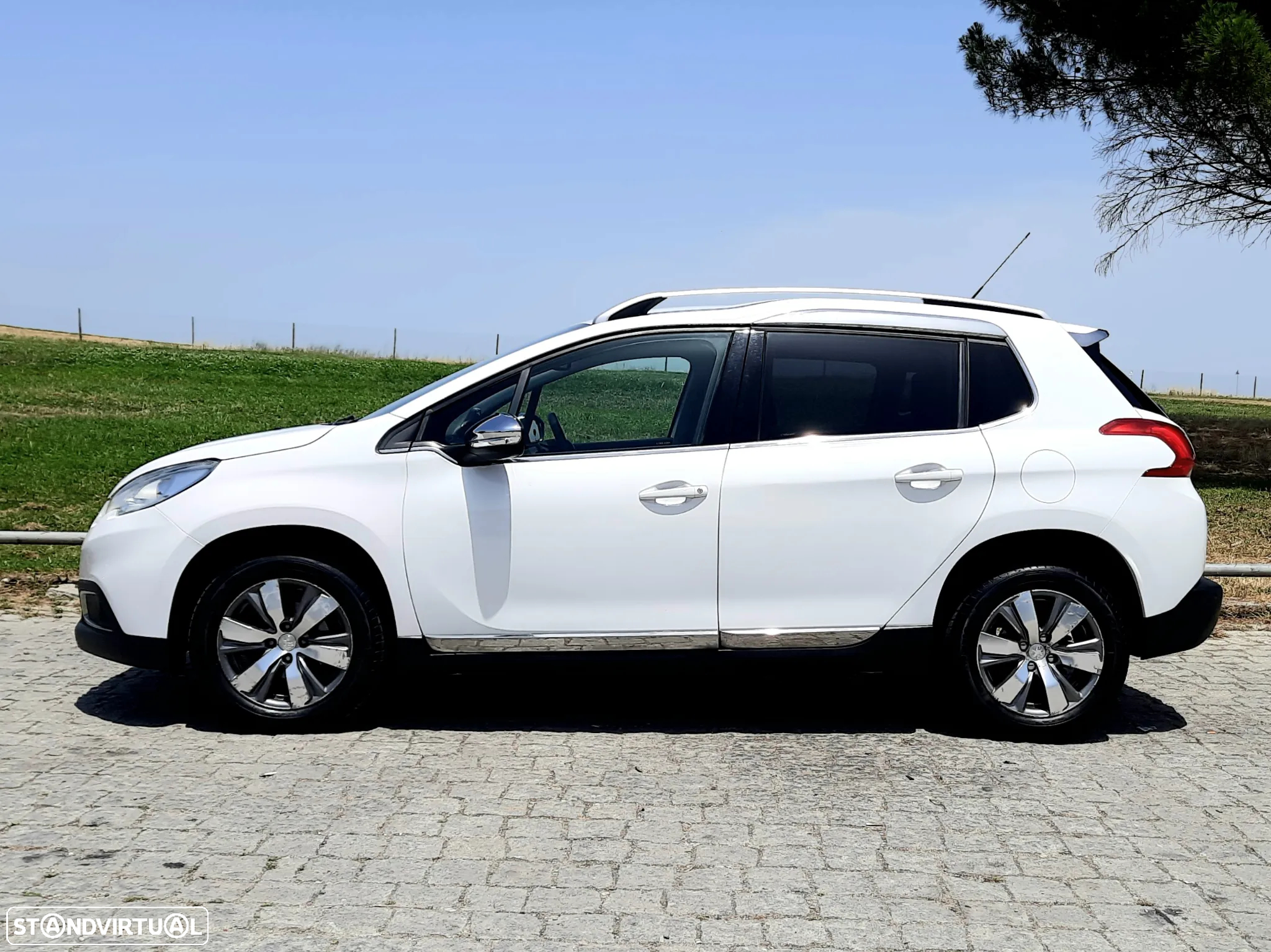 Peugeot 2008 1.6 e-HDi Allure - 25