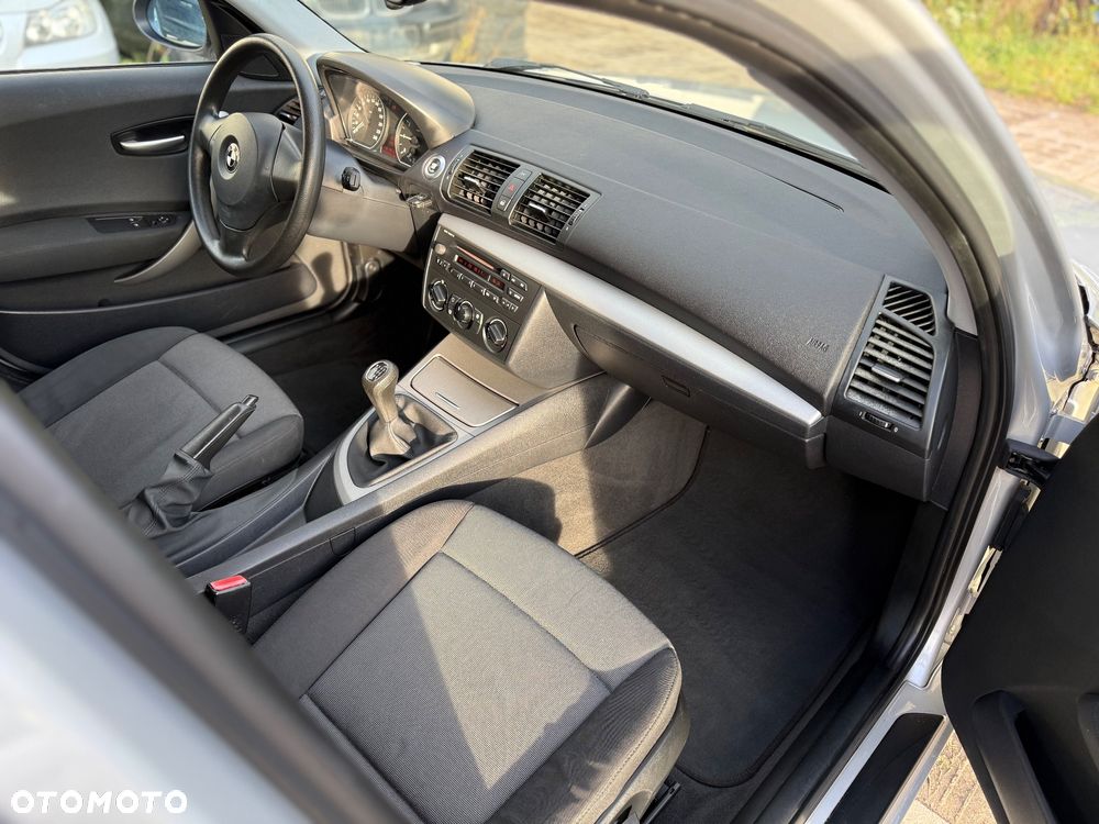 BMW Seria 1 116i - 13