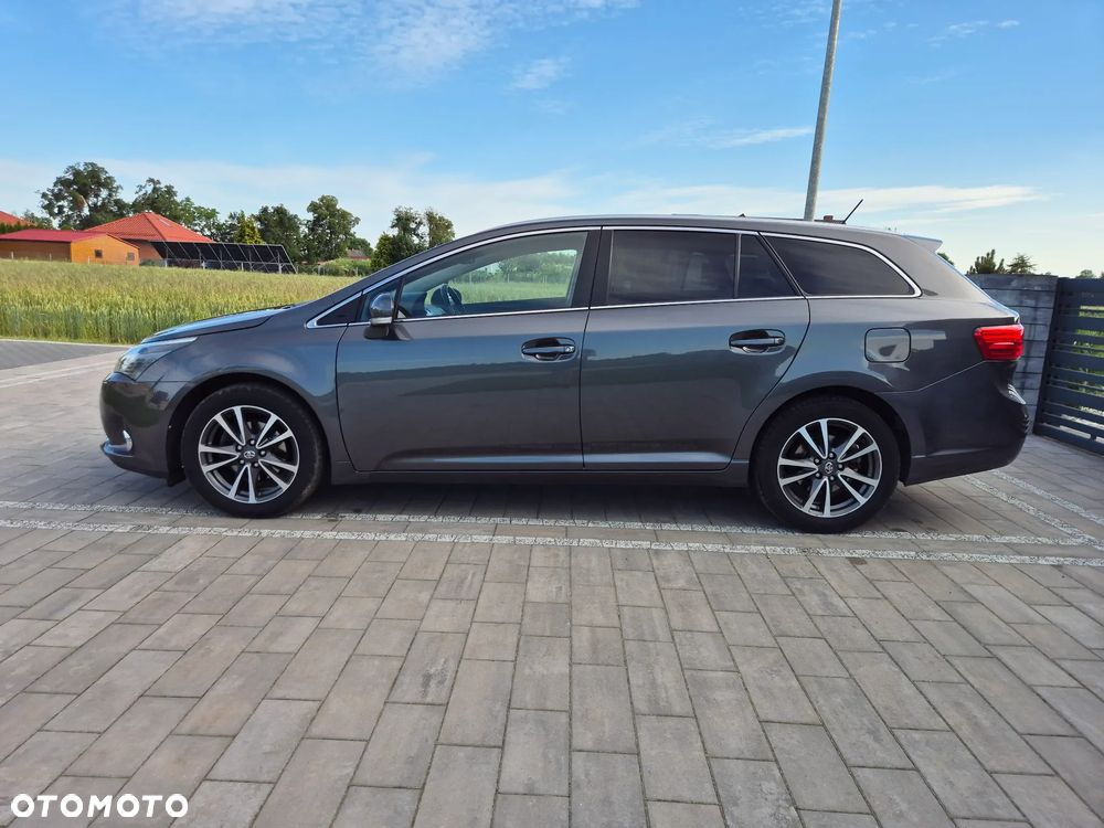 Toyota Avensis - 24
