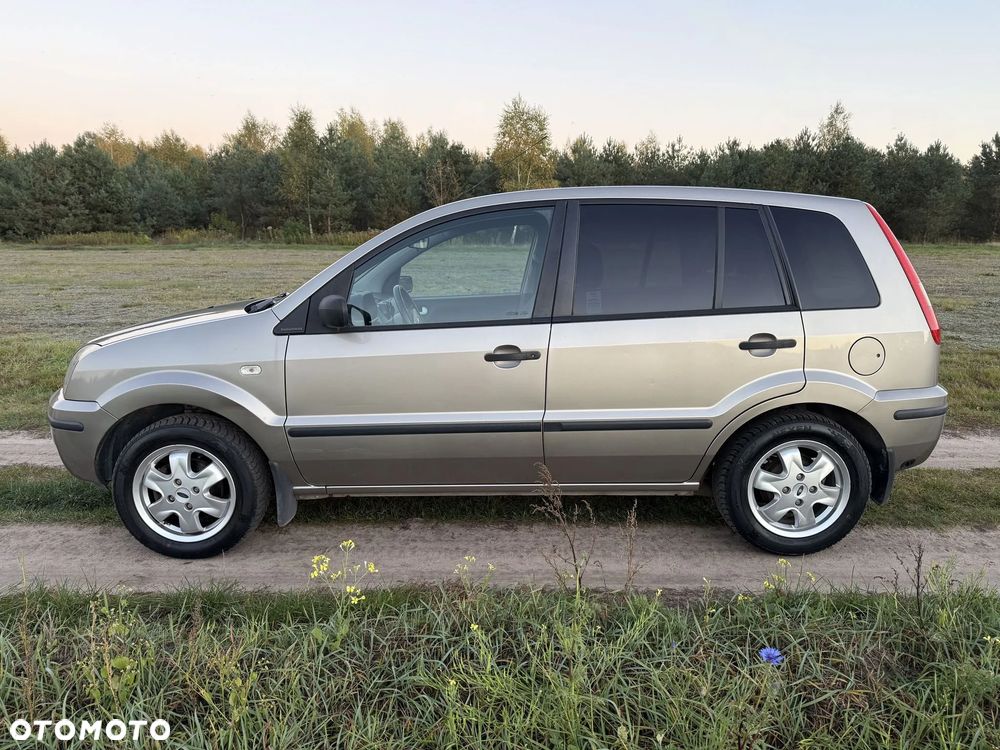 Ford Fusion 2004 photo 4