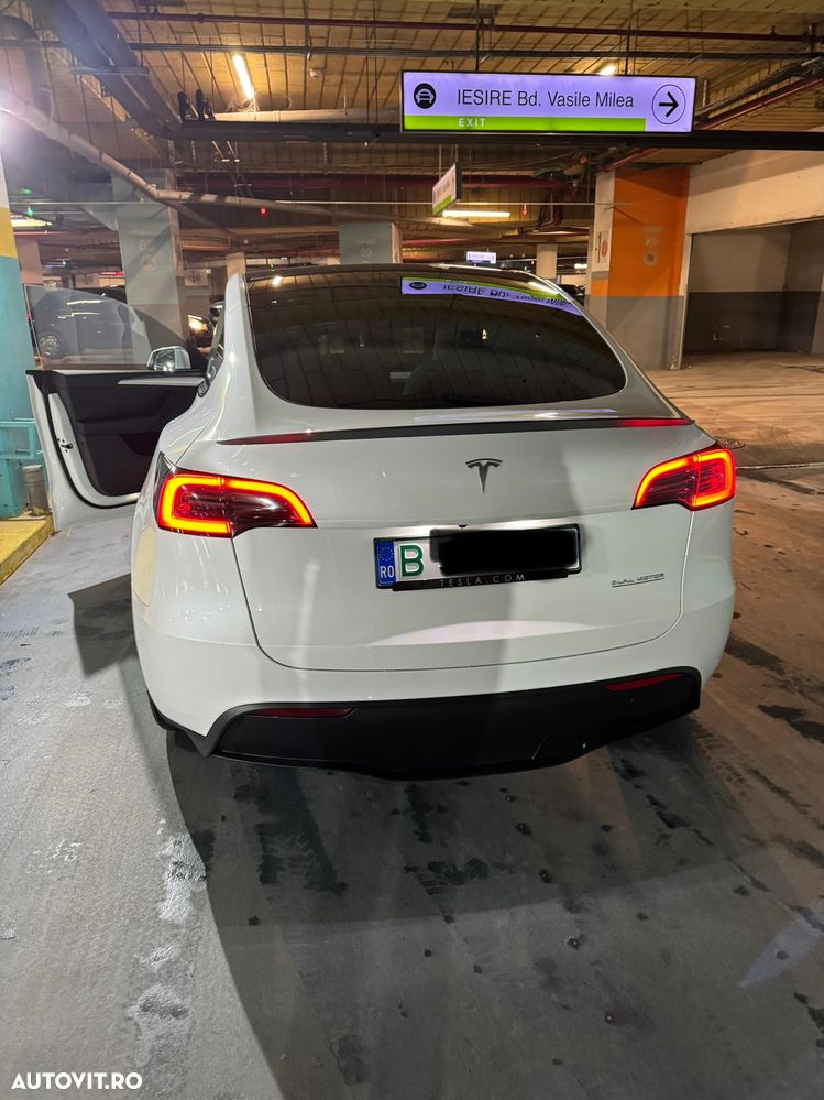 Tesla Model Y AWD Performance - 2