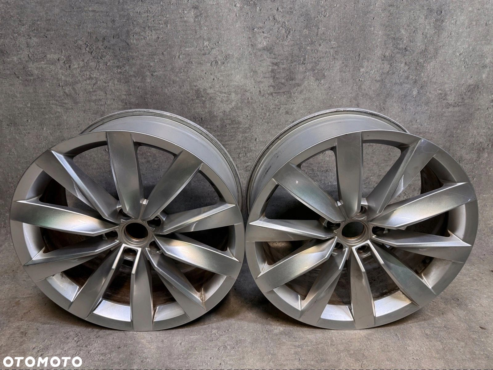 FELGA VW ARTEON 3G8 19" 8" ET40 - 2