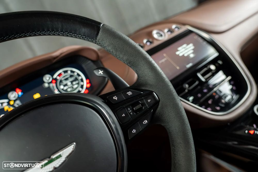 Aston Martin DBX 707 - 13