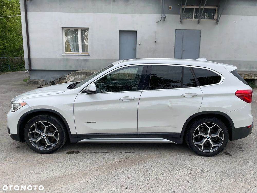 BMW X1 xDrive28i xLine - 4