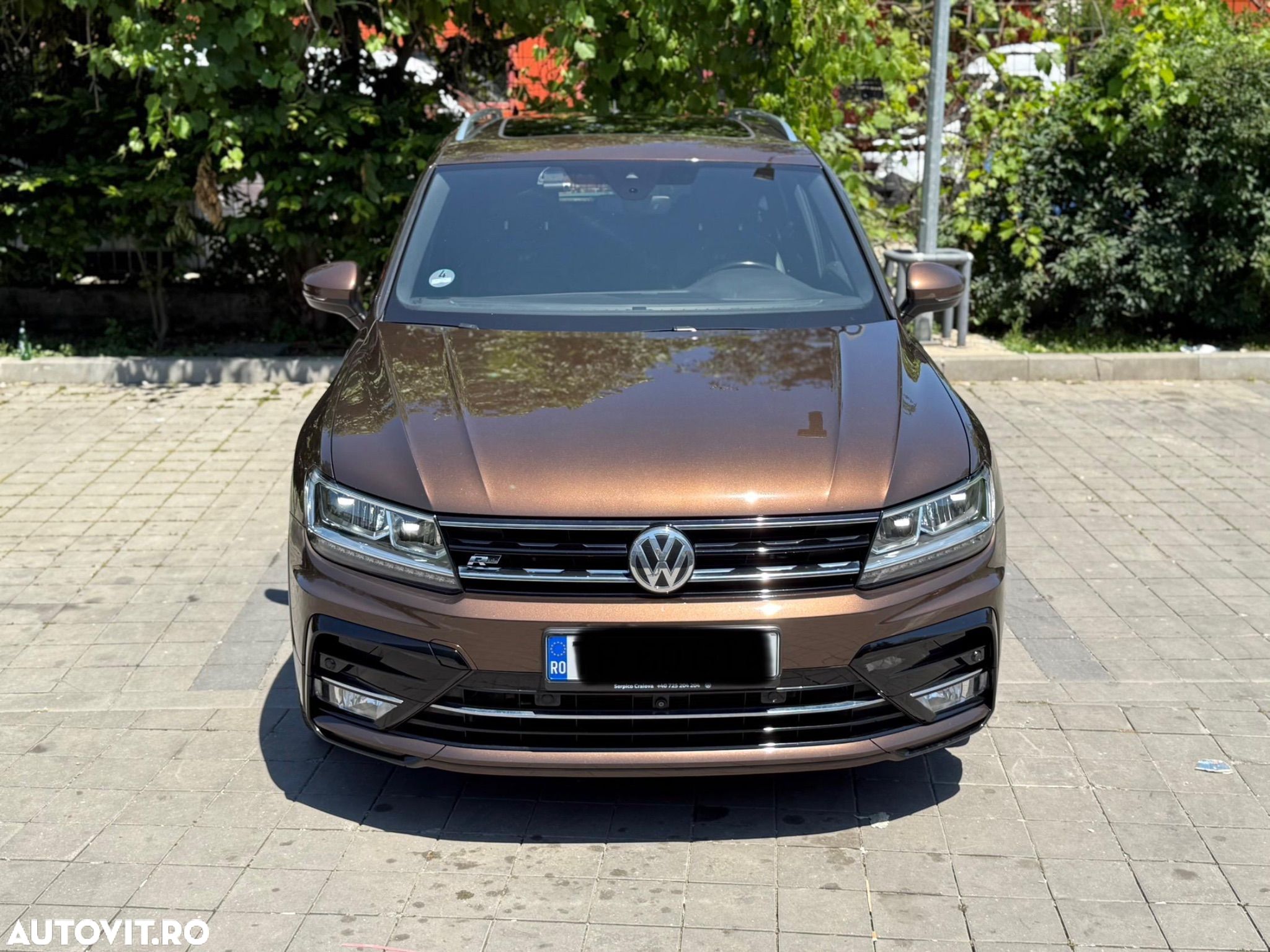Volkswagen Tiguan - 1