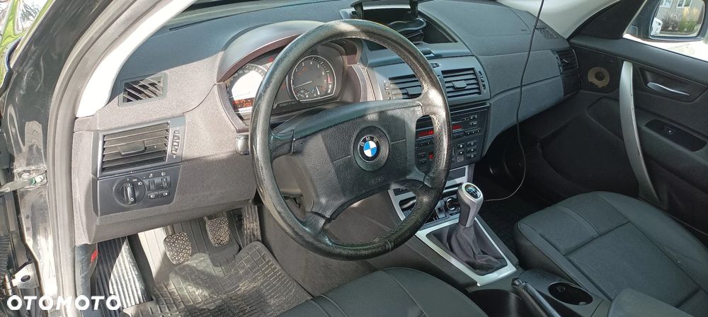 BMW X3 2.5i - 10