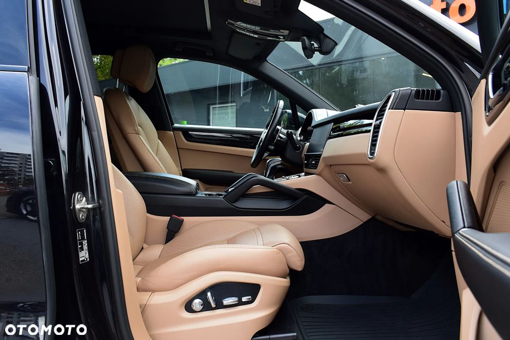 Porsche Cayenne S - 8