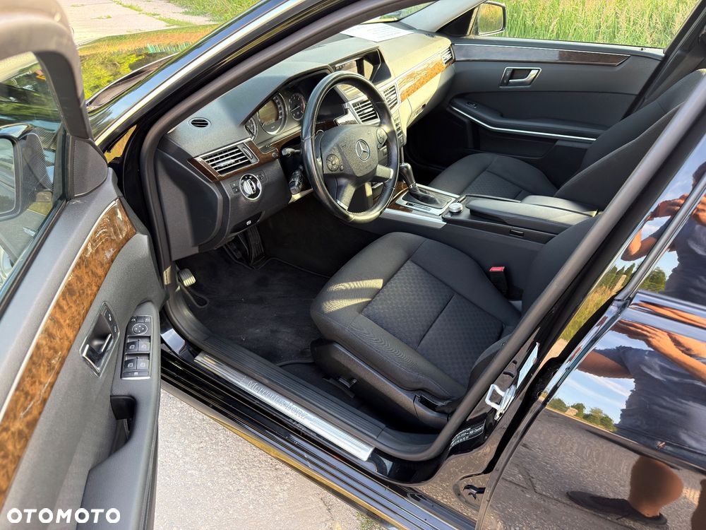 Mercedes-Benz Klasa E 220 CDI DPF BlueEFFICIENCY Automatik Elegance - 21