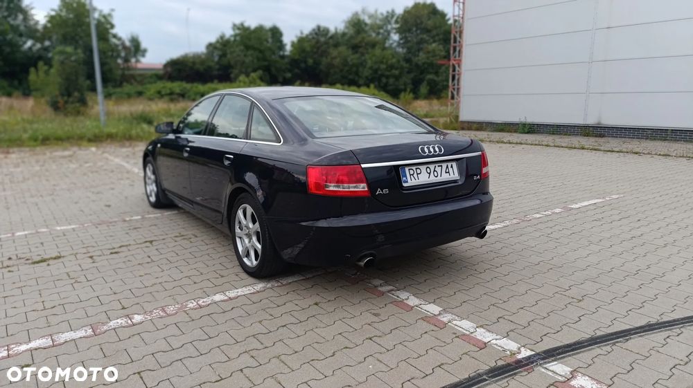 Audi A6 Limousine 2.4 - 7
