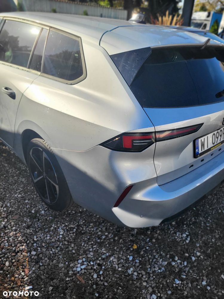 Opel Astra 2024 photo 2