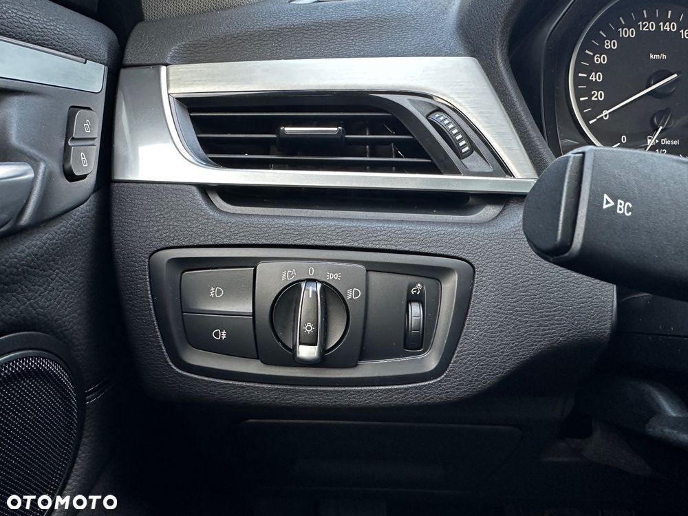 BMW X1 sDrive18d xLine - 24