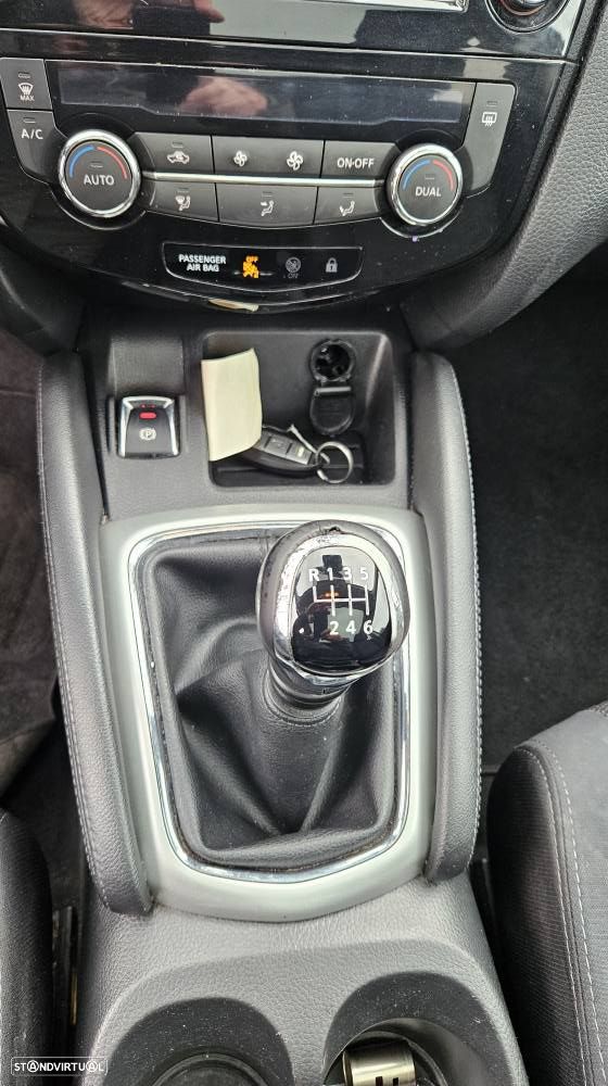 Nissan Qashqai 1.6 dCi TEKNA+ - 8