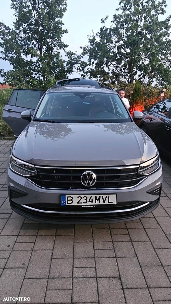 Volkswagen Tiguan - 2