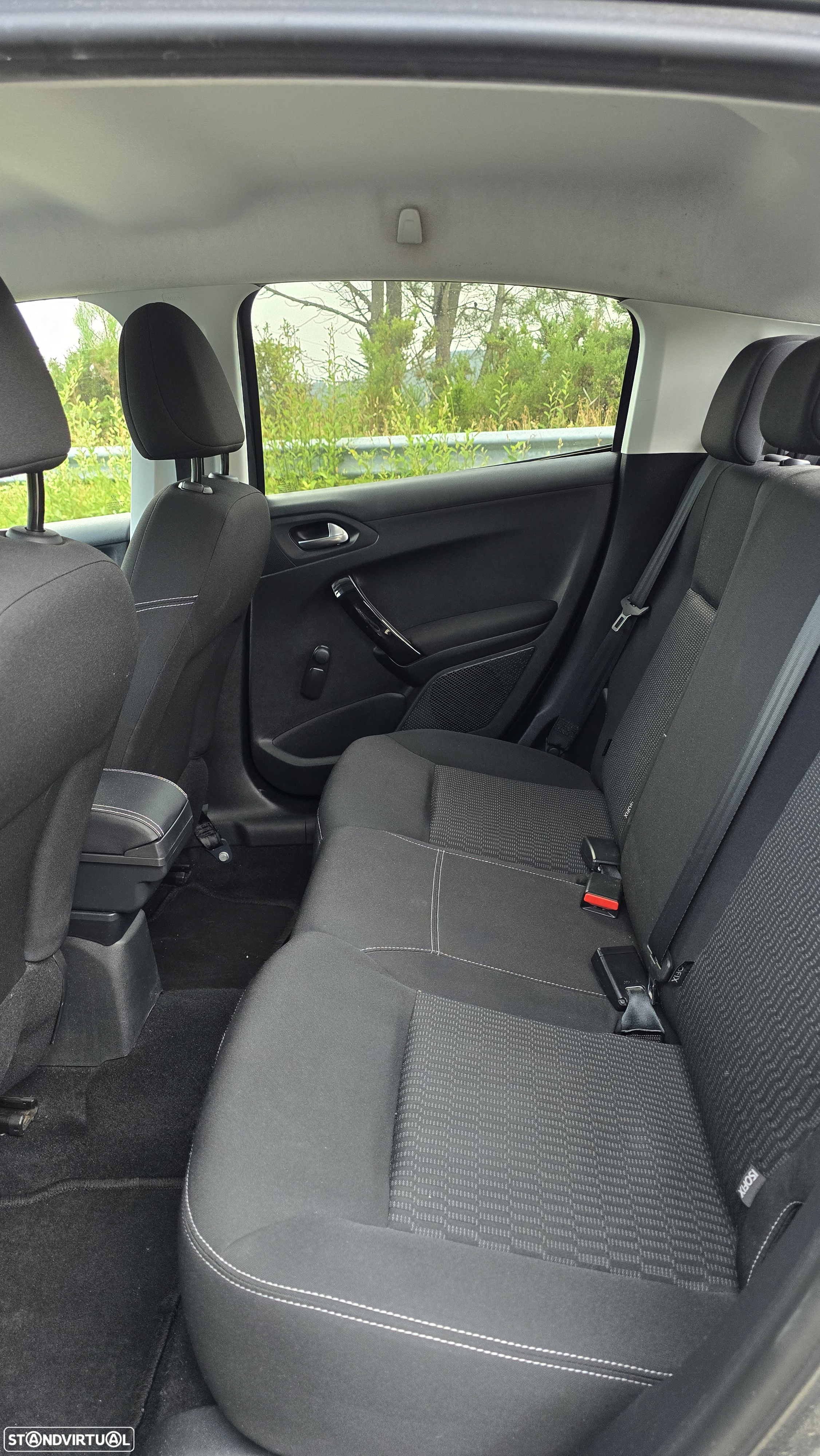 Peugeot 208 1.2 PureTech Style - 11