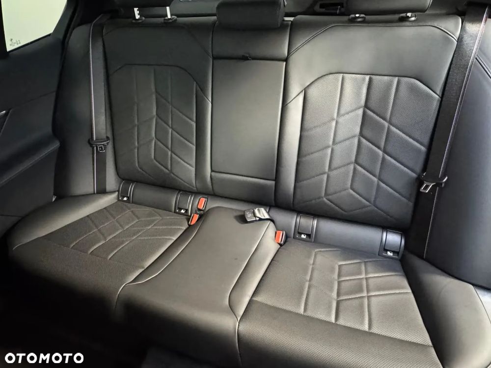 BMW Seria 5 540d xDrive mHEV M Sport - 23