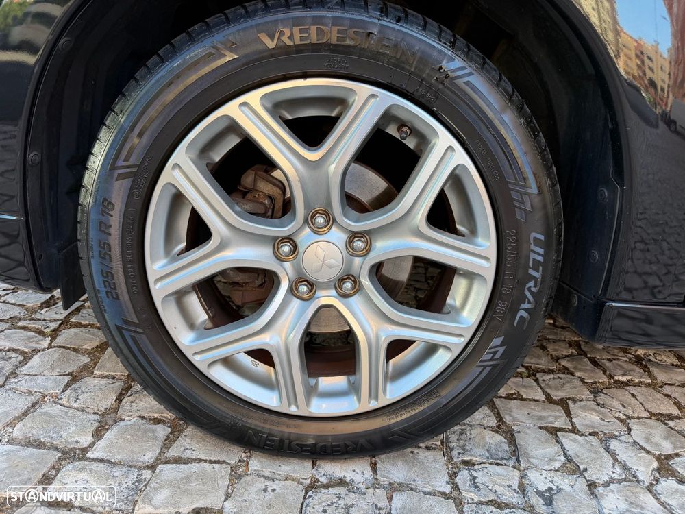 Mitsubishi Outlander 2.0 MIVEC Instyle Navi+ - 15