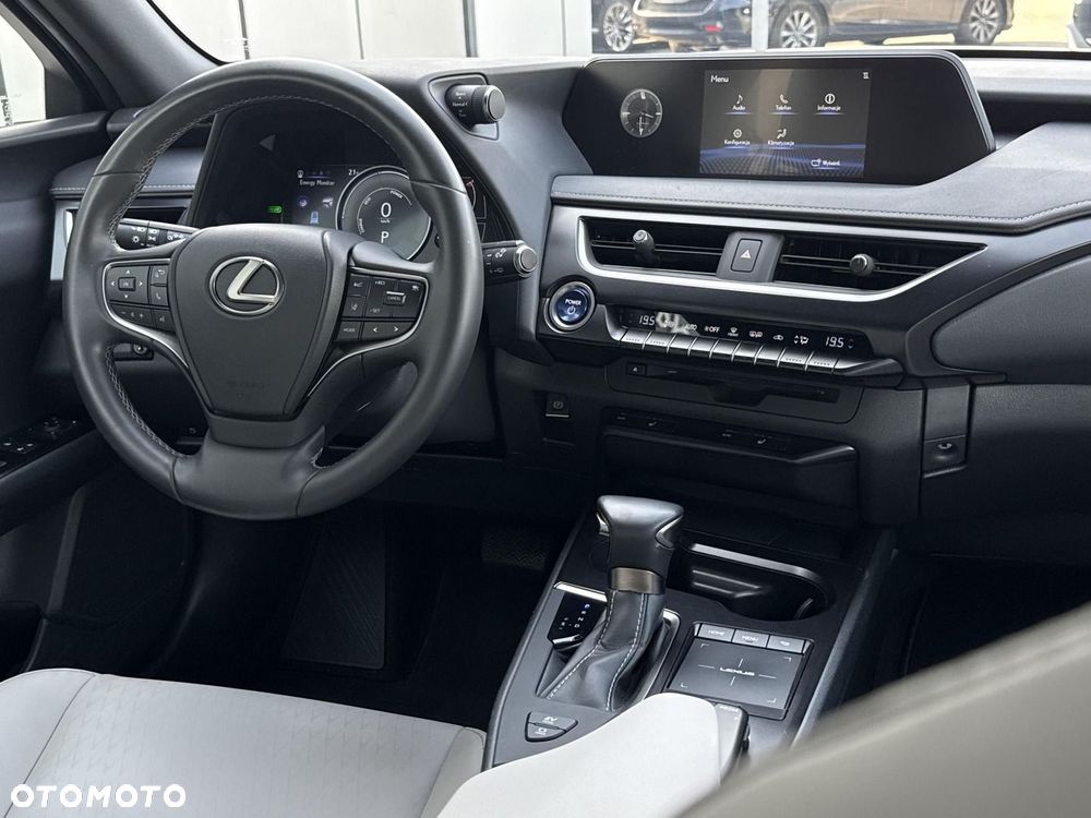 Lexus UX - 22