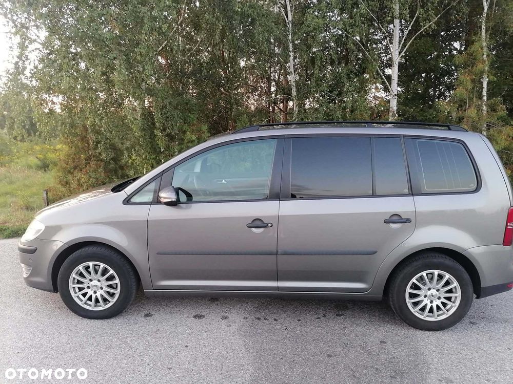 Volkswagen Touran - 5