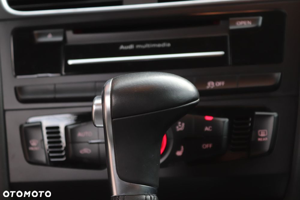 Audi A4 Avant 2.0 TDI DPF multitronic Ambiente - 16