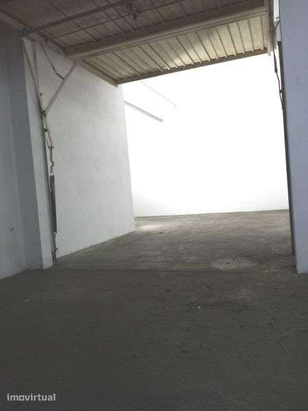 Garagem Box fechada – Setubal cruzamento ALEGRO - Grande imagem: 2/2