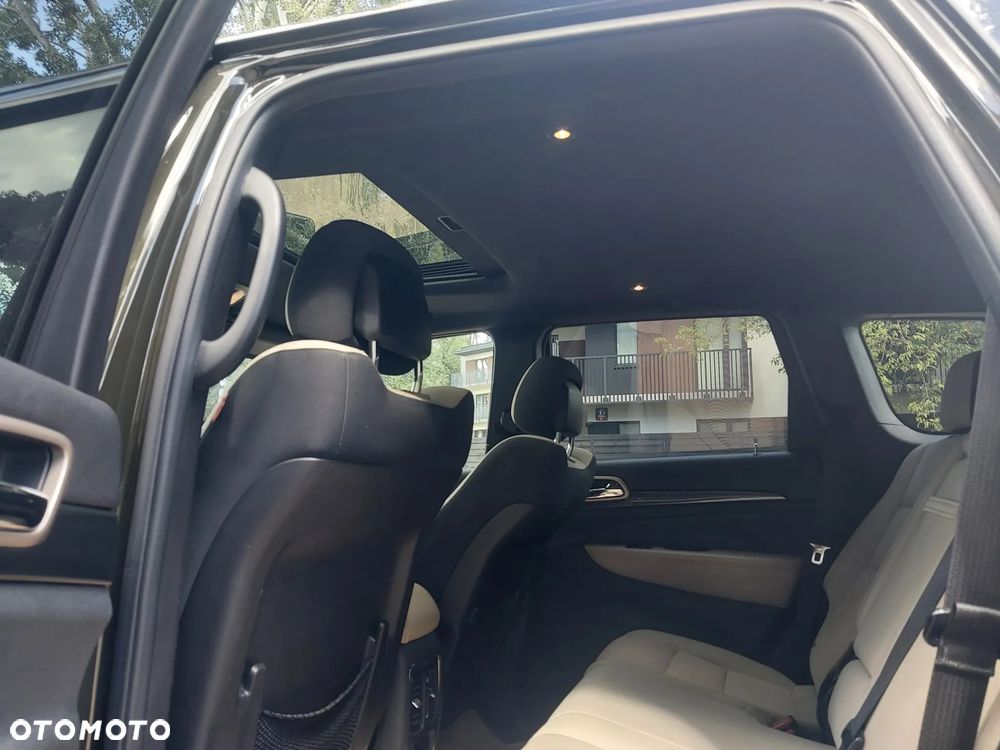 Jeep Grand Cherokee - 11