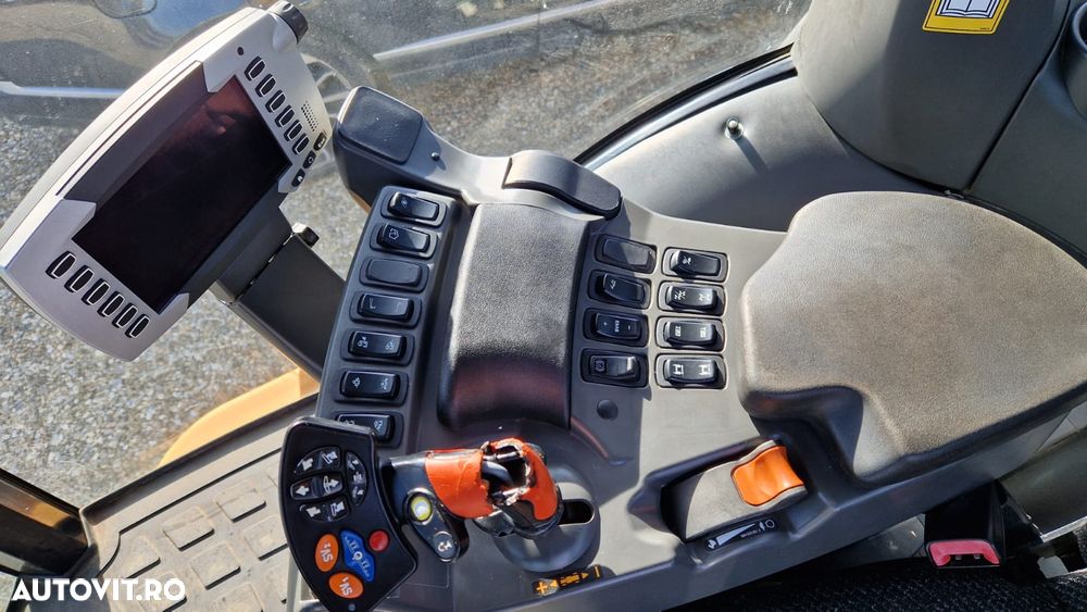 Challenger ROGATOR 635 SPRAYER - 7