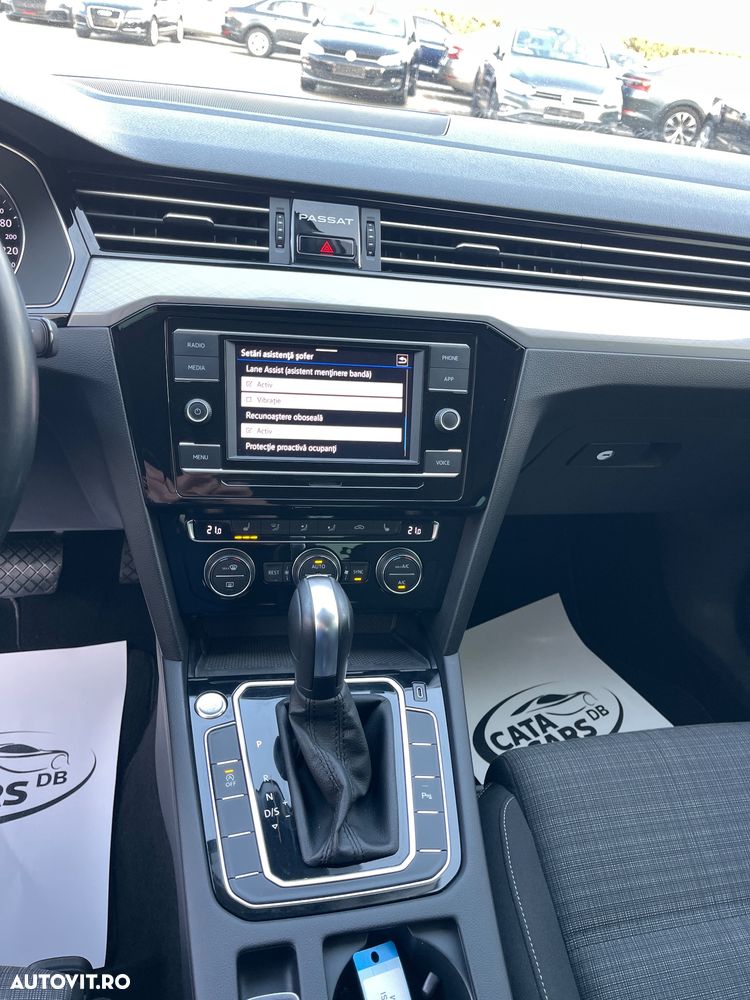 Volkswagen Passat - 36