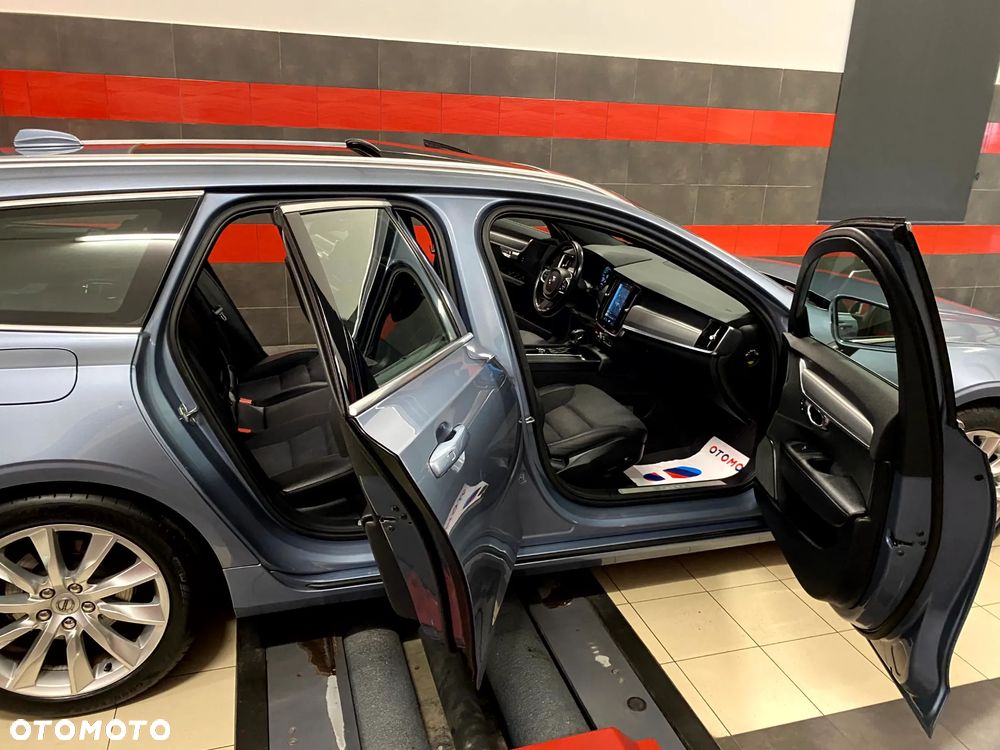 Volvo V90 D4 Inscription - 25
