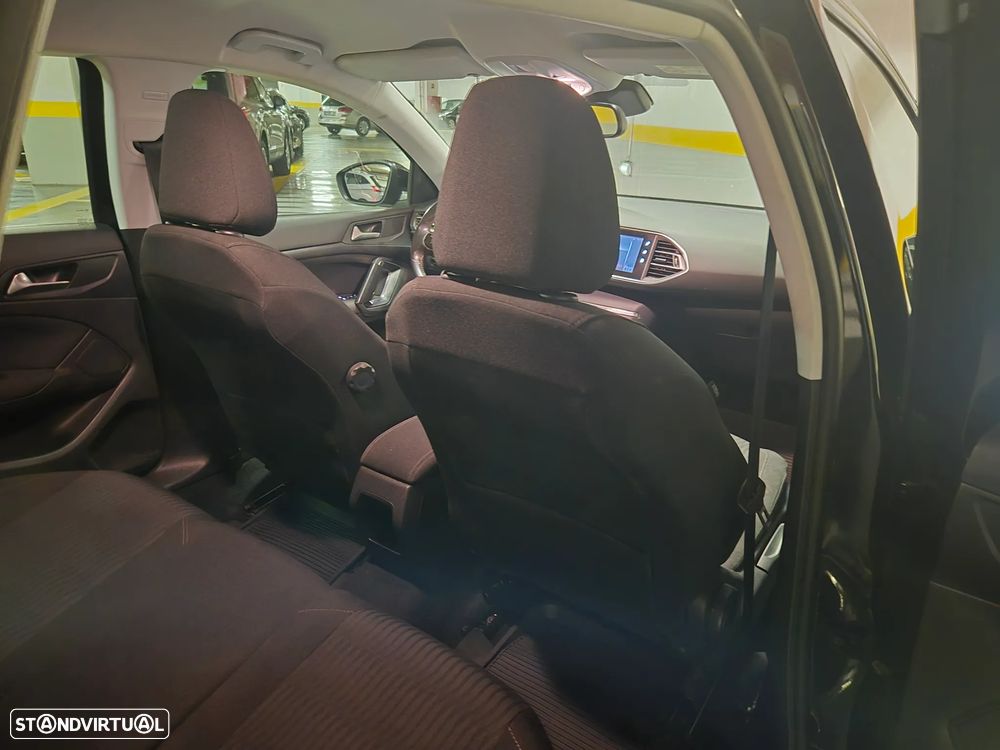 Peugeot 308 SW 1.6 BlueHDi Style - 31