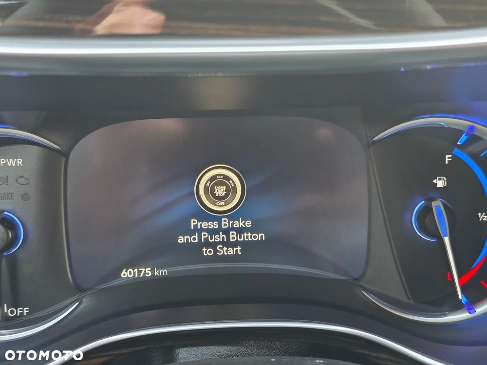 Chrysler Pacifica - 23