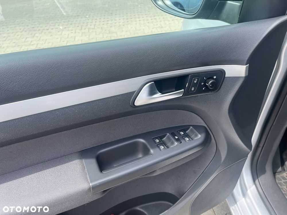 Volkswagen Touran - 13