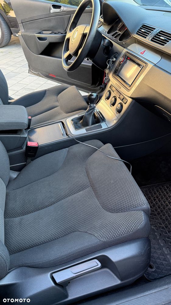 Volkswagen Passat 1.9 TDI Trendline - 17