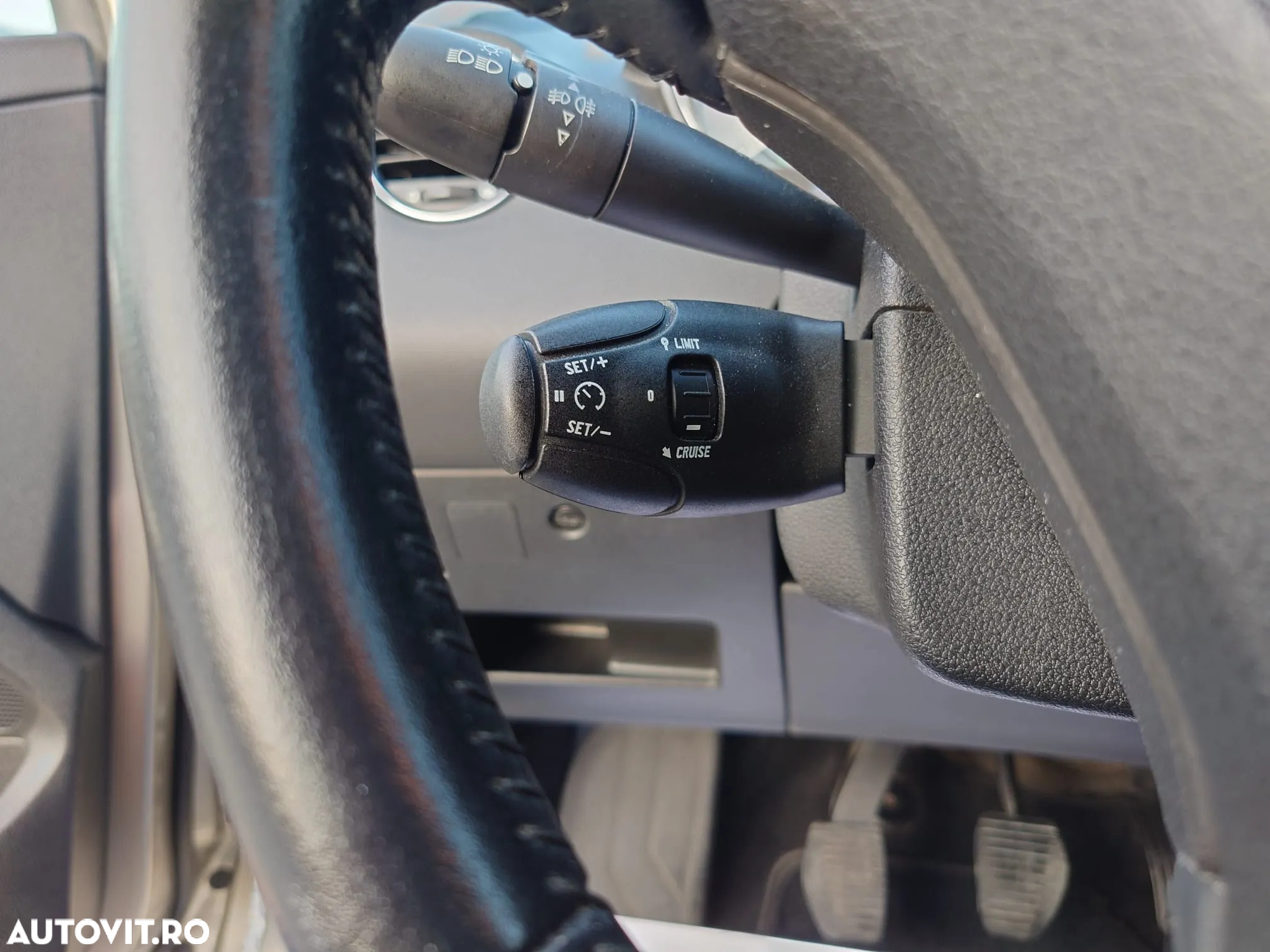 Peugeot 308 1.6E Premium Pack - 11