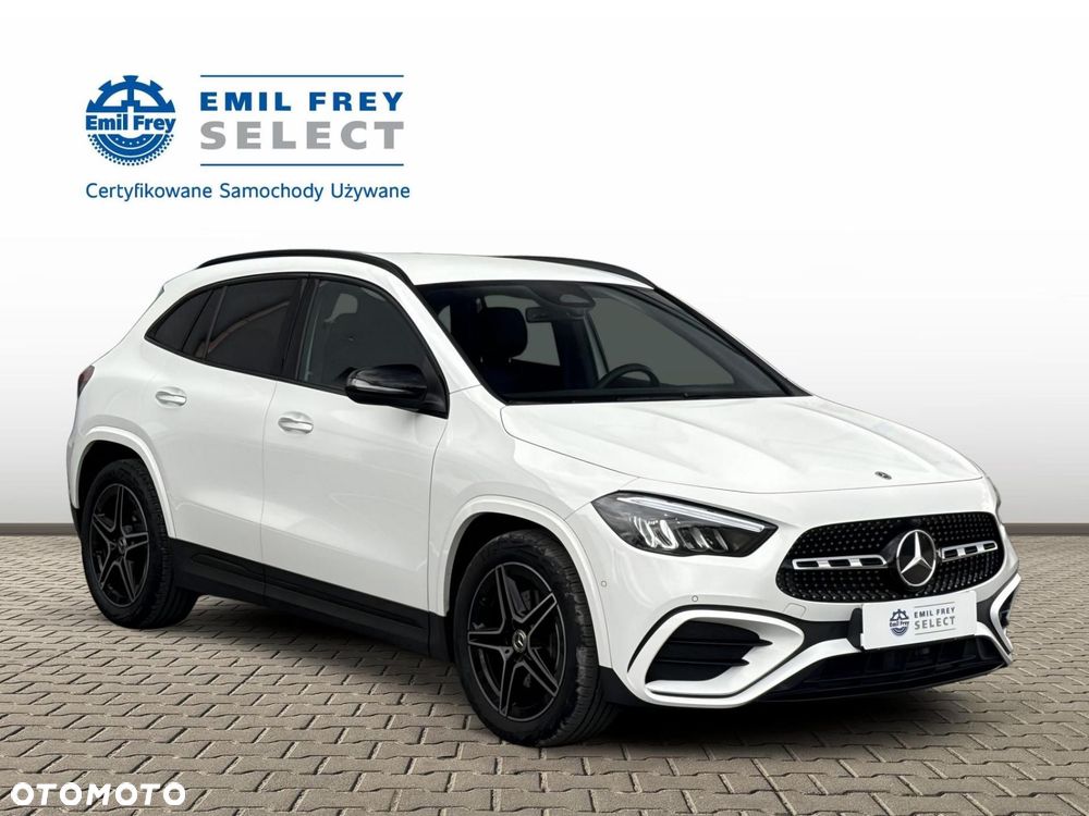 Mercedes-Benz GLA - 8
