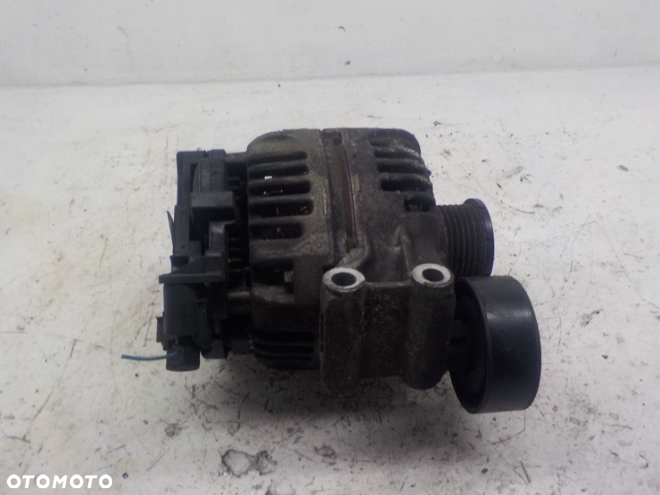 BMW E87 ALTERNATOR 7532964 - 2