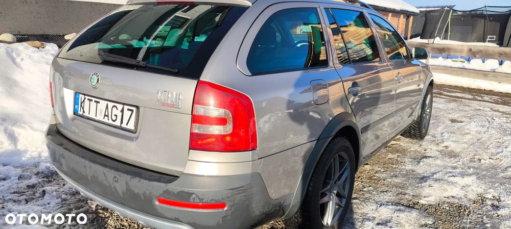 Skoda Octavia Scout 2.0 TDI DPF - 25