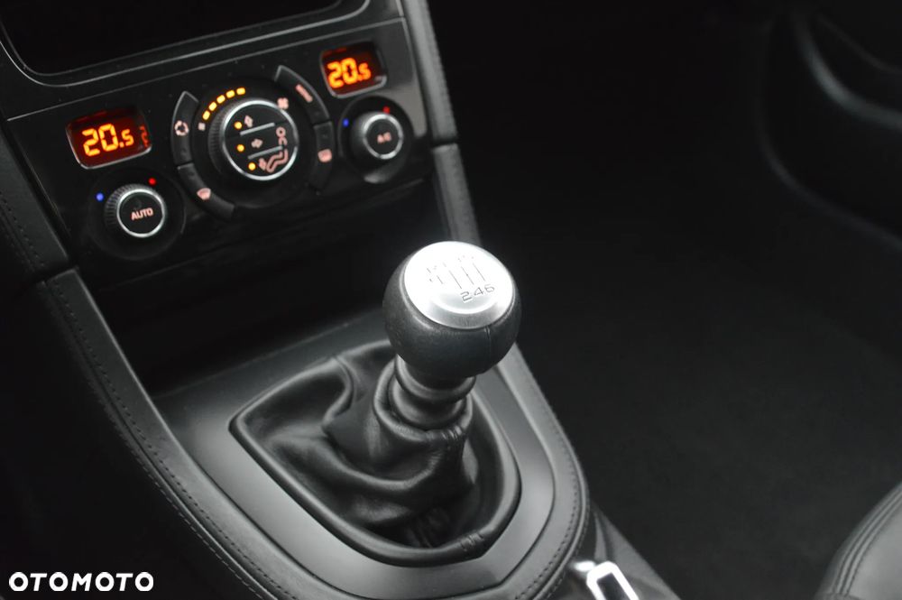 Peugeot RCZ 1.6 200 THP Onyx - 35