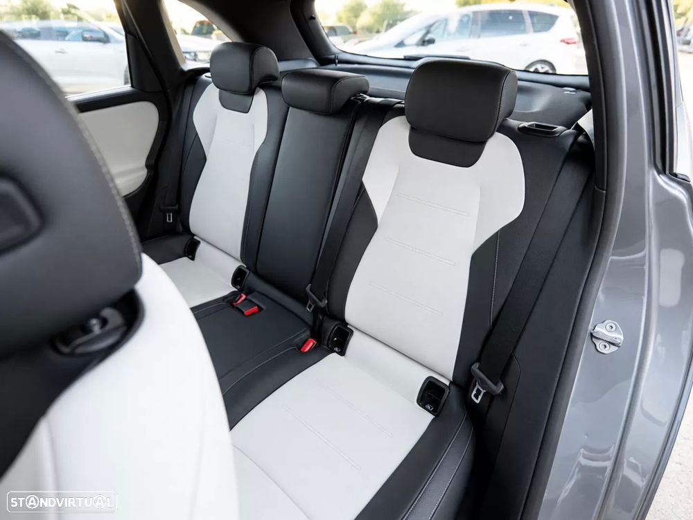 Mercedes-Benz B 250 e AMG Line - 23