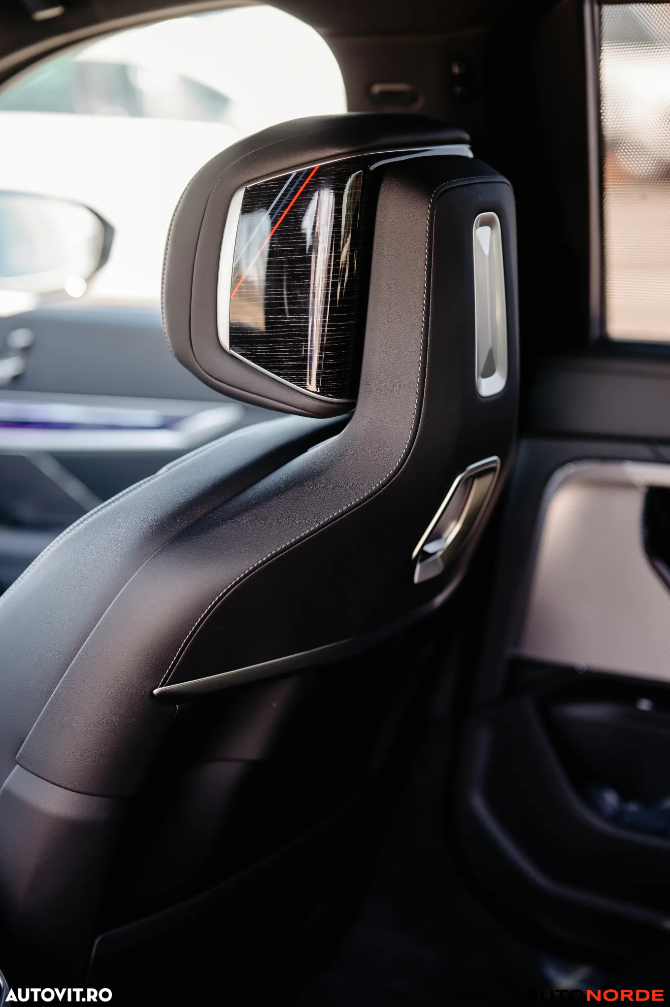 BMW Seria 7 740d xDrive MHEV - 24