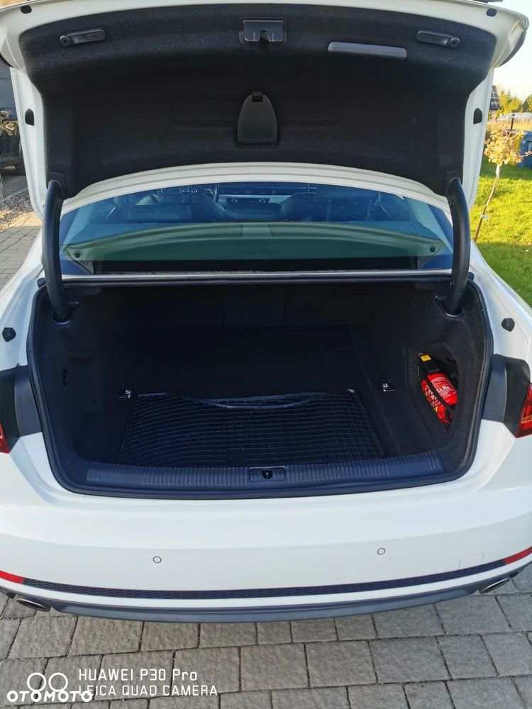 Audi A4 Limousine - 13