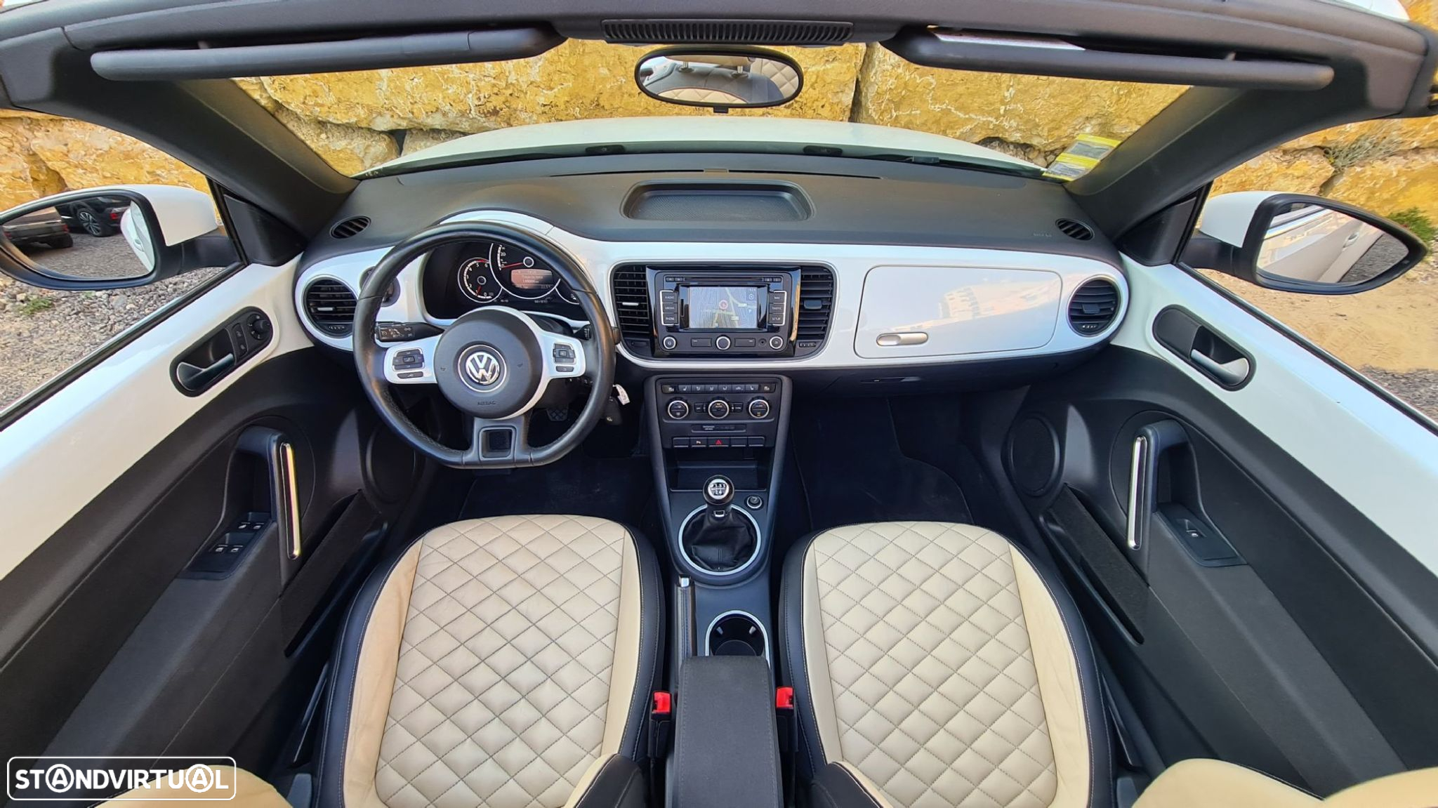 VW New Beetle Cabriolet 1.6 TDi Design - 14