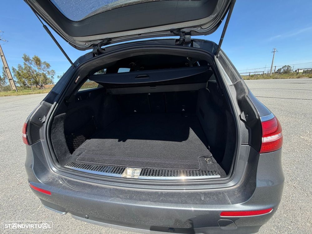 Mercedes-Benz E 220 d AMG - 15