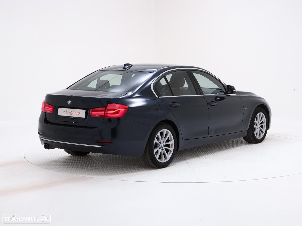 BMW 320 d Line Luxury Auto - 3