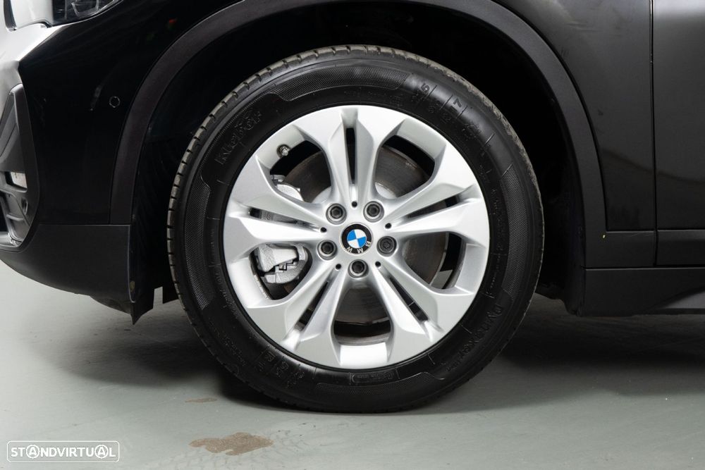 BMW X1 25 e xDrive Corporate Edition - 19