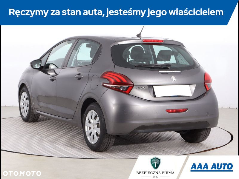 Peugeot 208 - 5