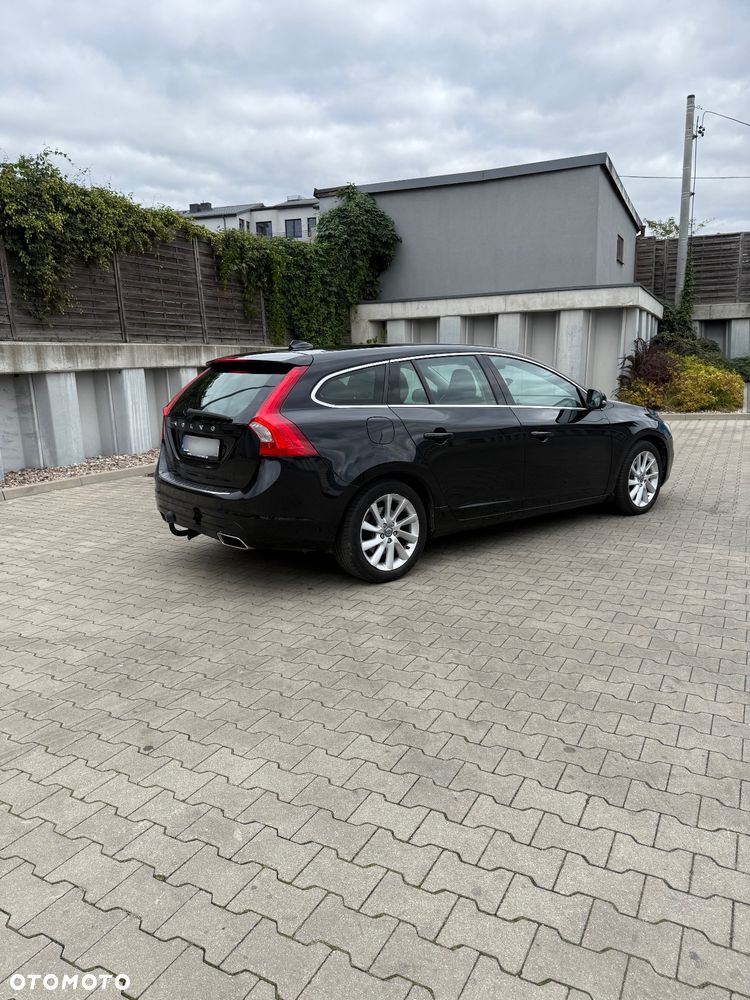 Volvo V60 D4 Drive-E Momentum - 4
